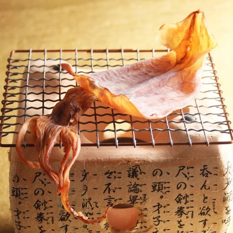焼網にのせた味付するめ
